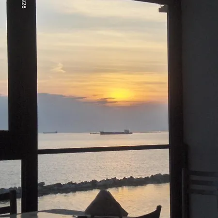 Astor 2 Bed & Breakfast 3*